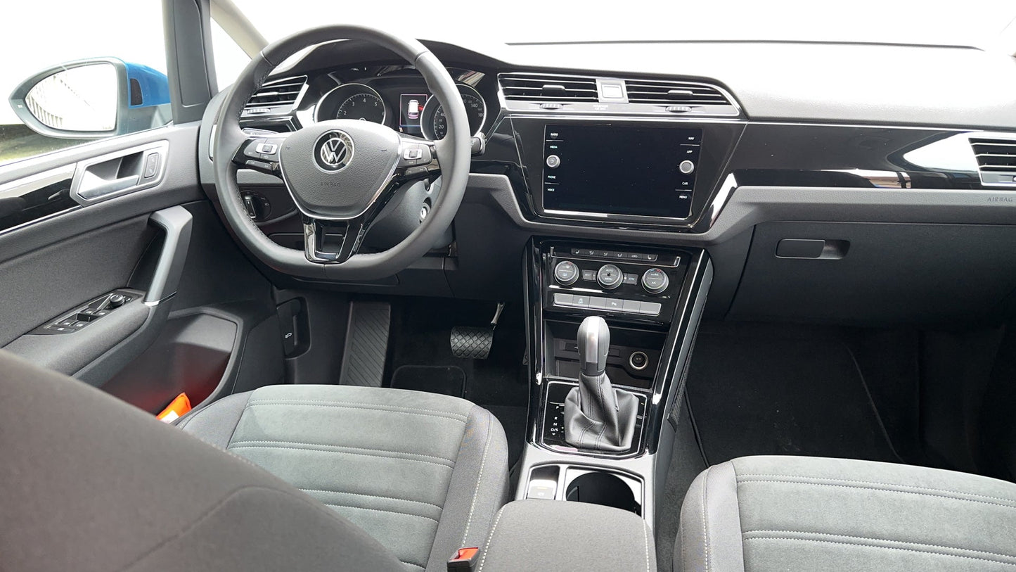 VW Touran Highline 7-místný