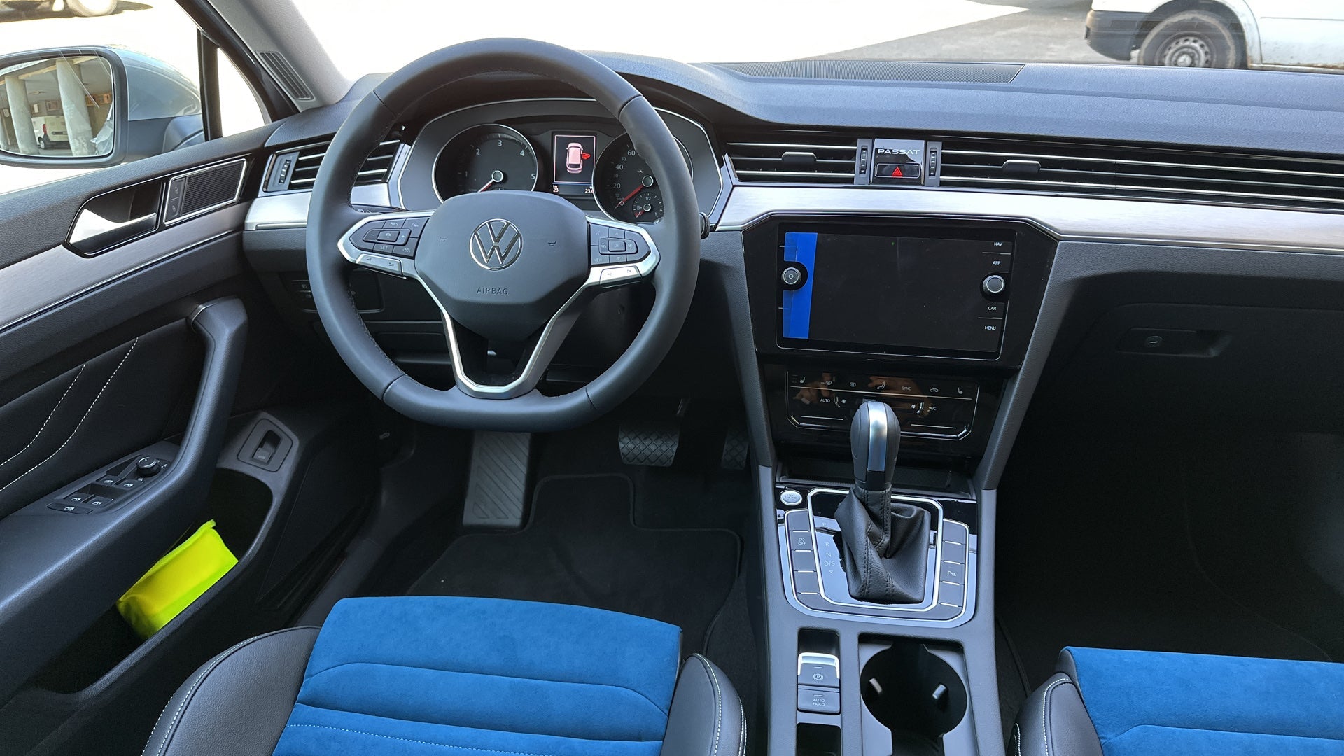 VW Passat Variant Elegance